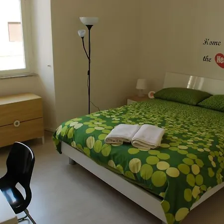 Apartment Affitti Brevi Colosseo 2 *